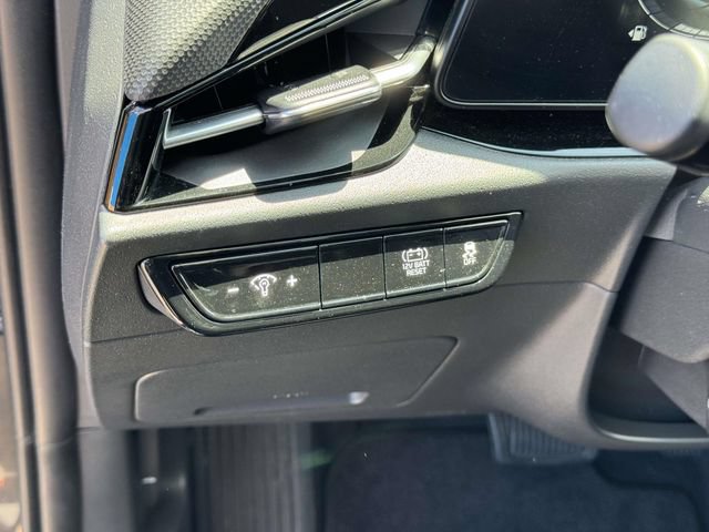 Used 2023 Kia Niro EX FWD image 20