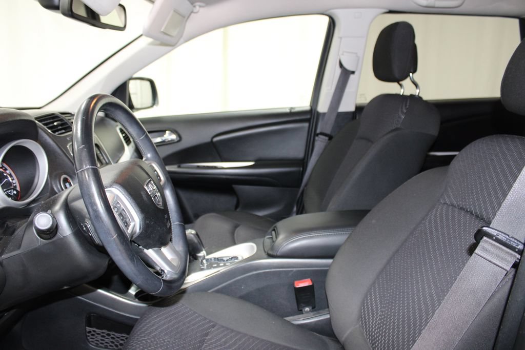 Used 2019 Dodge Journey SE w/ Connectivity Group FWD image 14