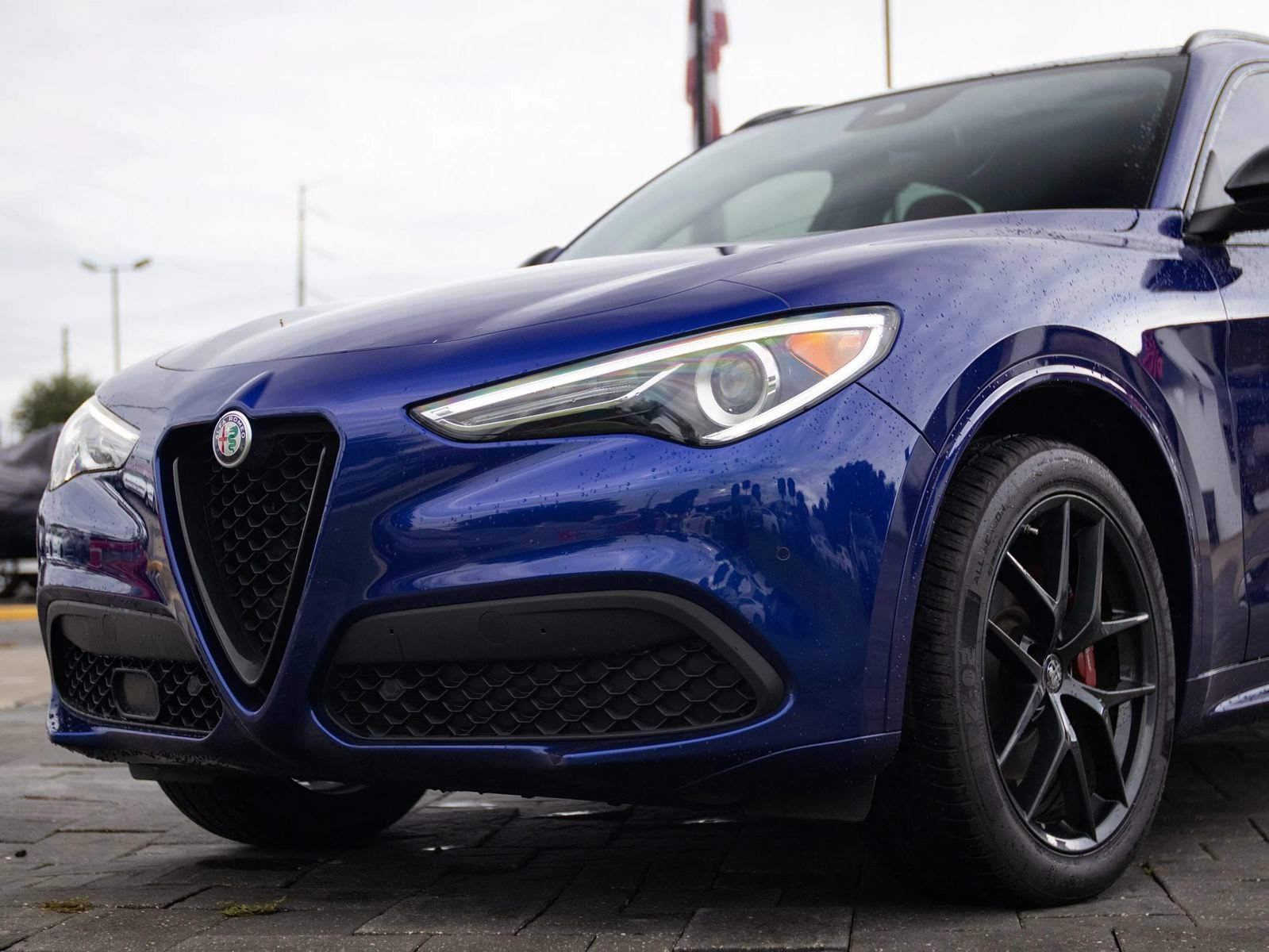 Used 2021 Alfa Romeo Stelvio Ti w/ Nero Edizione AWD/4WD image 5