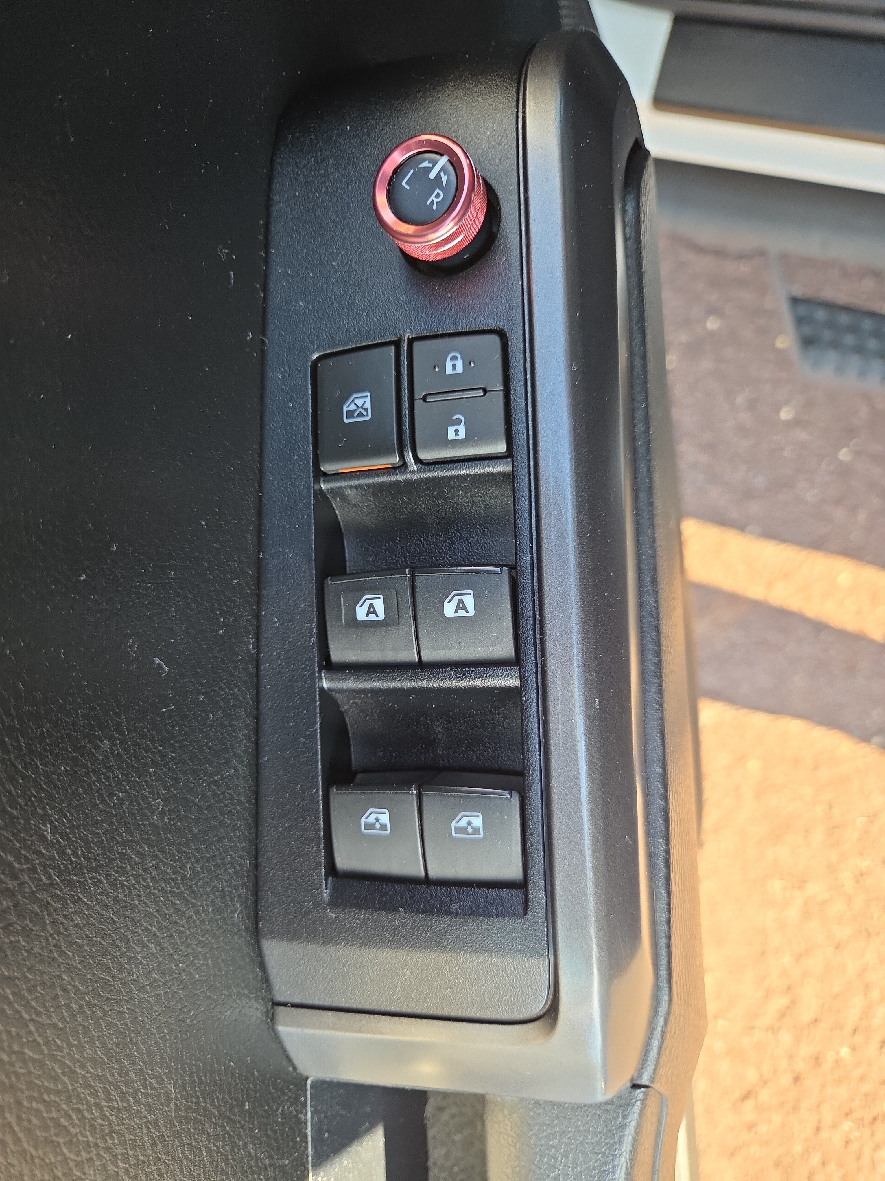 Certified 2019 Toyota Tacoma TRD Sport AWD/4WD image 30