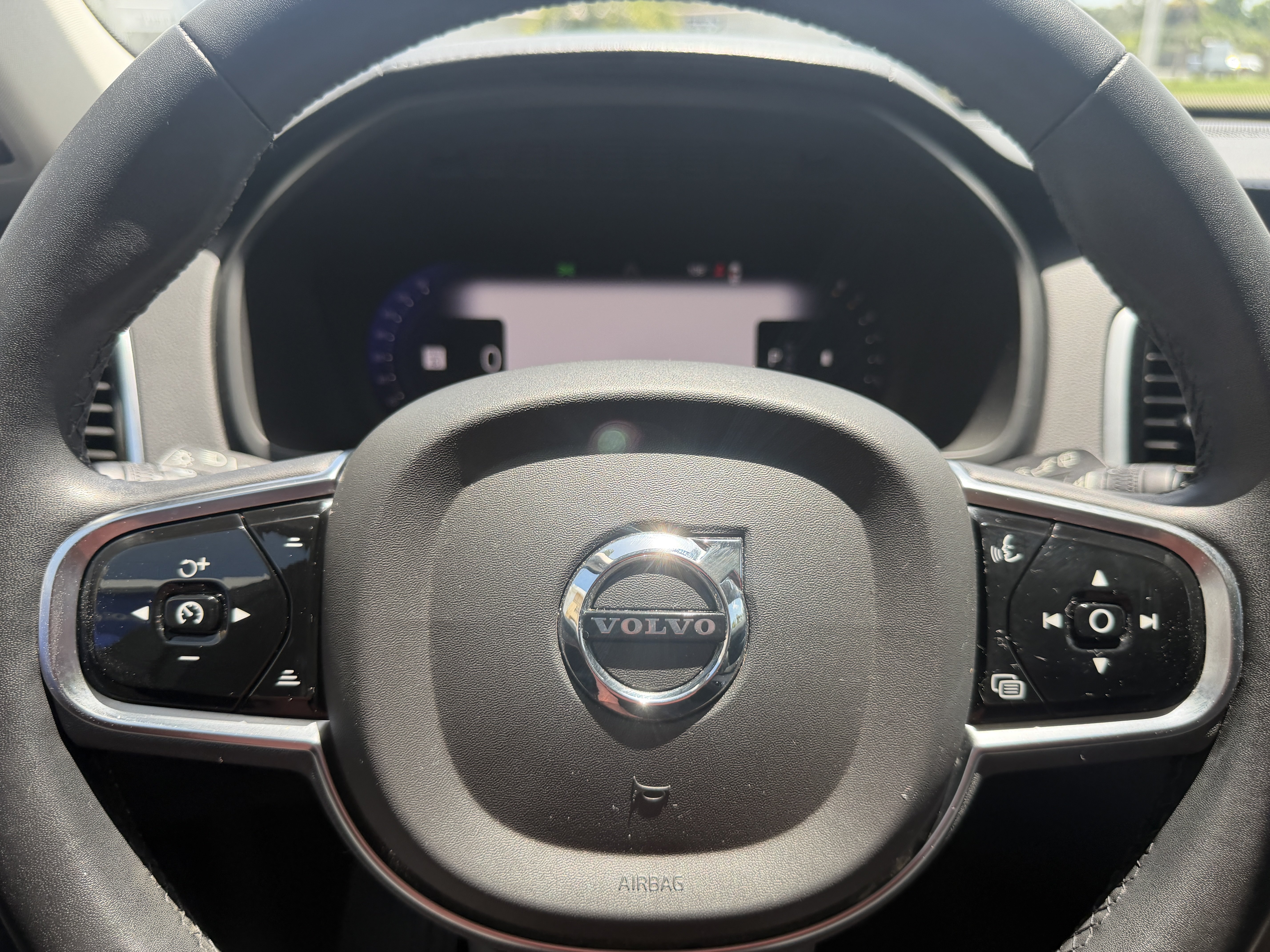 Certified 2023 Volvo XC90 B6 Ultimate w/ Protection Package Premier AWD/4WD image 30