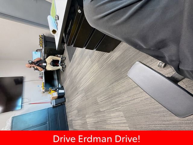 Used 2023 Toyota Highlander L image 41