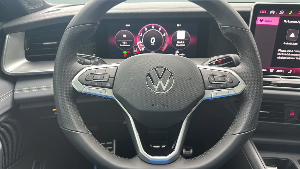 New 2026 Volkswagen Tiguan SE R-Line FWD image 10