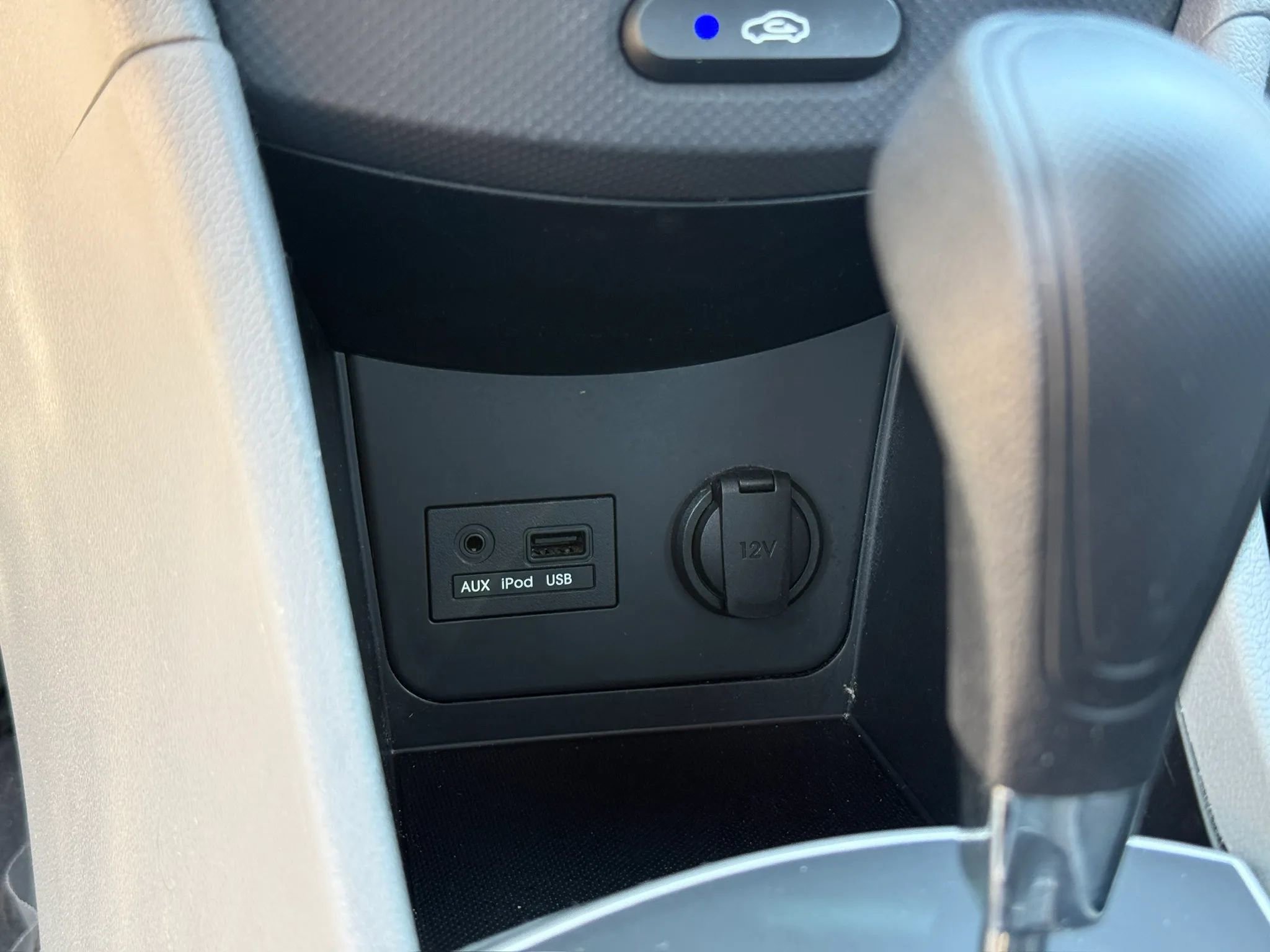 Used 2012 Hyundai Accent GLS FWD image 18