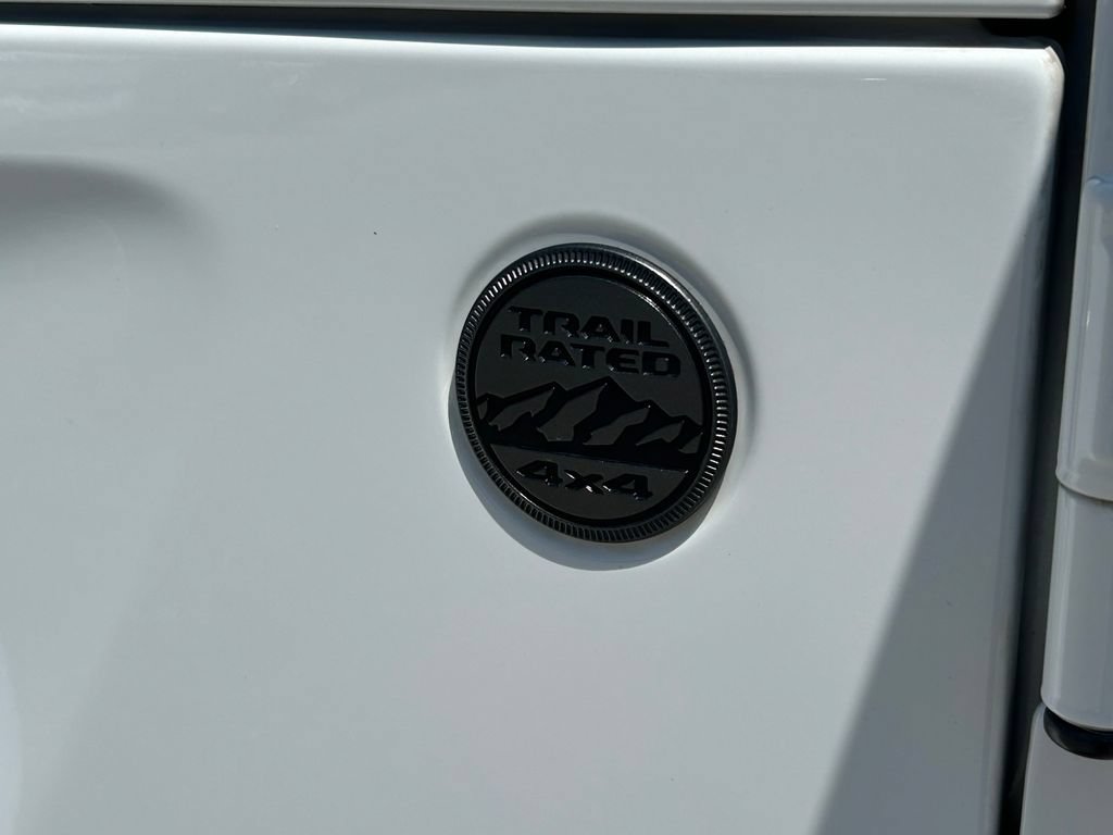 Used 2024 Jeep Gladiator Sport AWD/4WD image 14