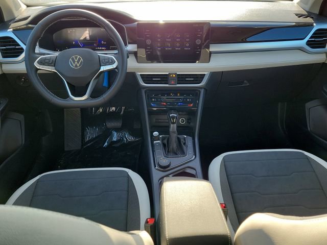 New 2026 Volkswagen Taos SE image 10