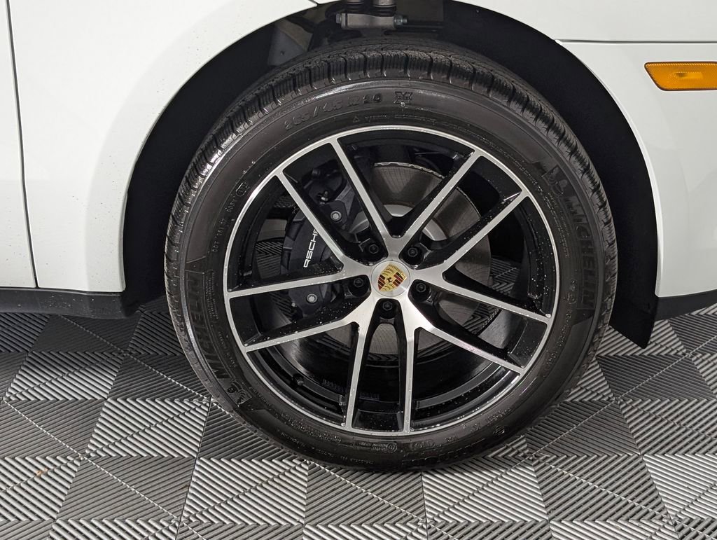 New 2026 Porsche Macan Turbo AWD/4WD image 14