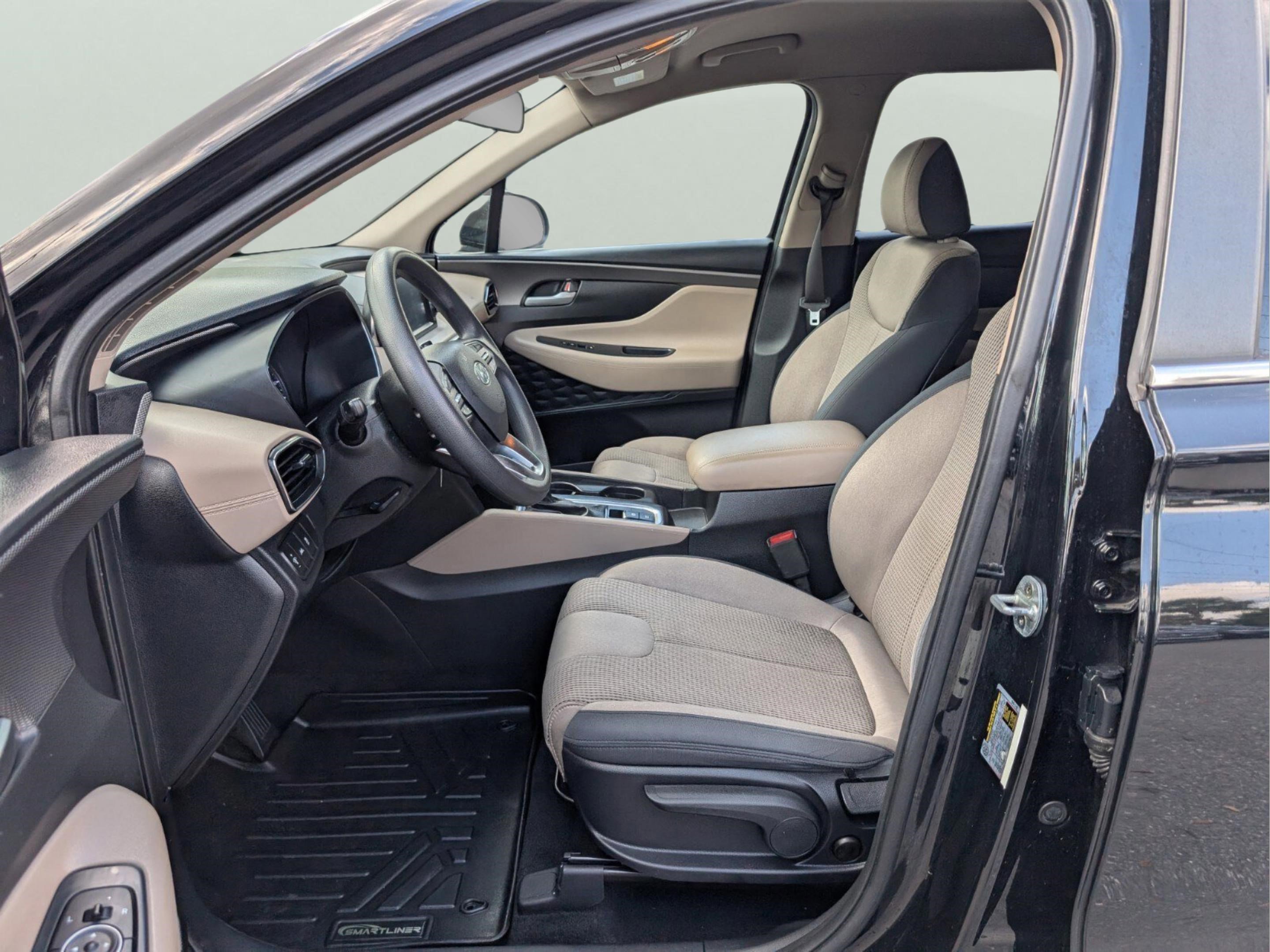 Used 2020 Hyundai Santa Fe SE image 29