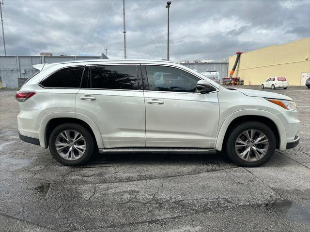 Used 2015 Toyota Highlander XLE image 11