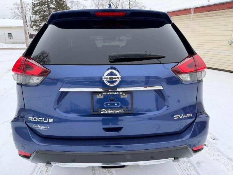 Used 2019 Nissan Rogue SV image 5