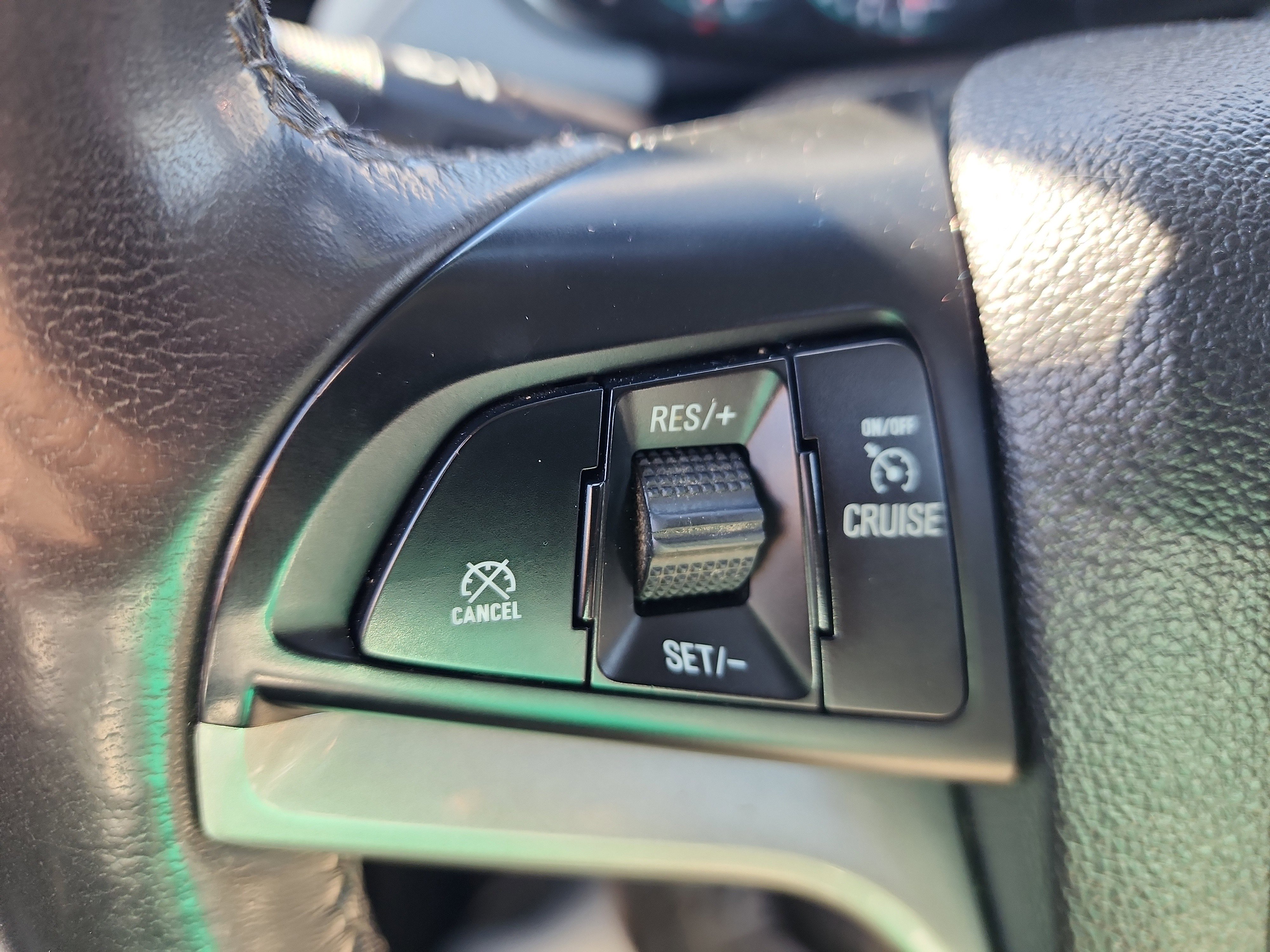 Used 2020 Chevrolet Trax LT w/ LT Convenience Package AWD/4WD image 19