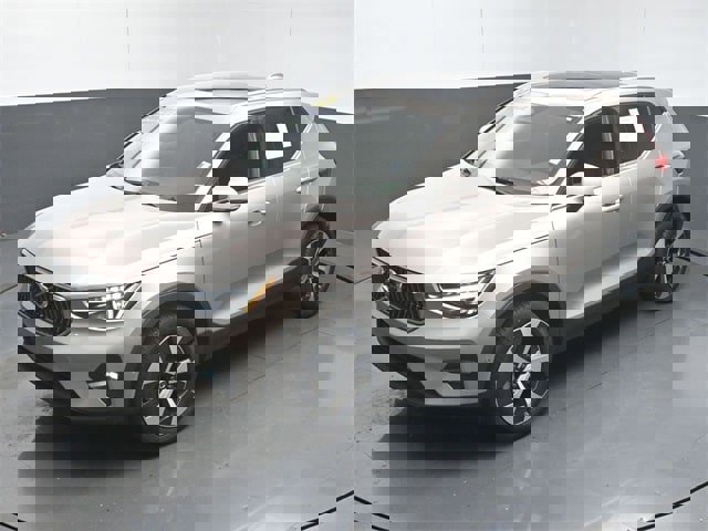 Certified 2024 Volvo XC40 B5 Plus w/ Protection Package Premier image 43