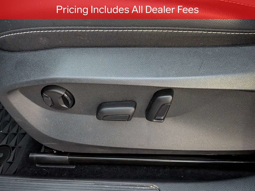 Used 2022 Volkswagen Taos SE w/ Panoramic Sunroof Package FWD image 20