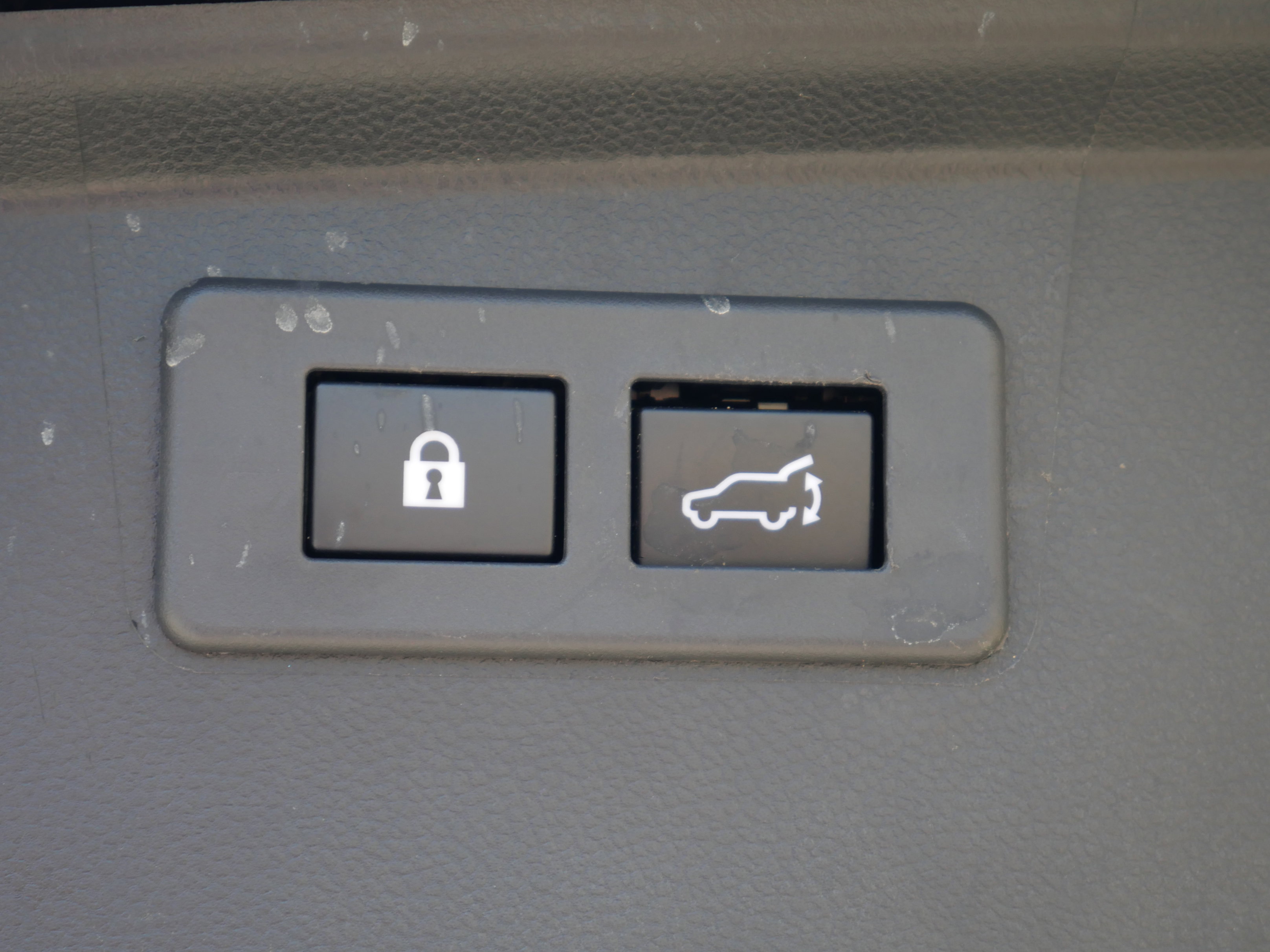 Used 2020 Subaru Outback Limited image 24