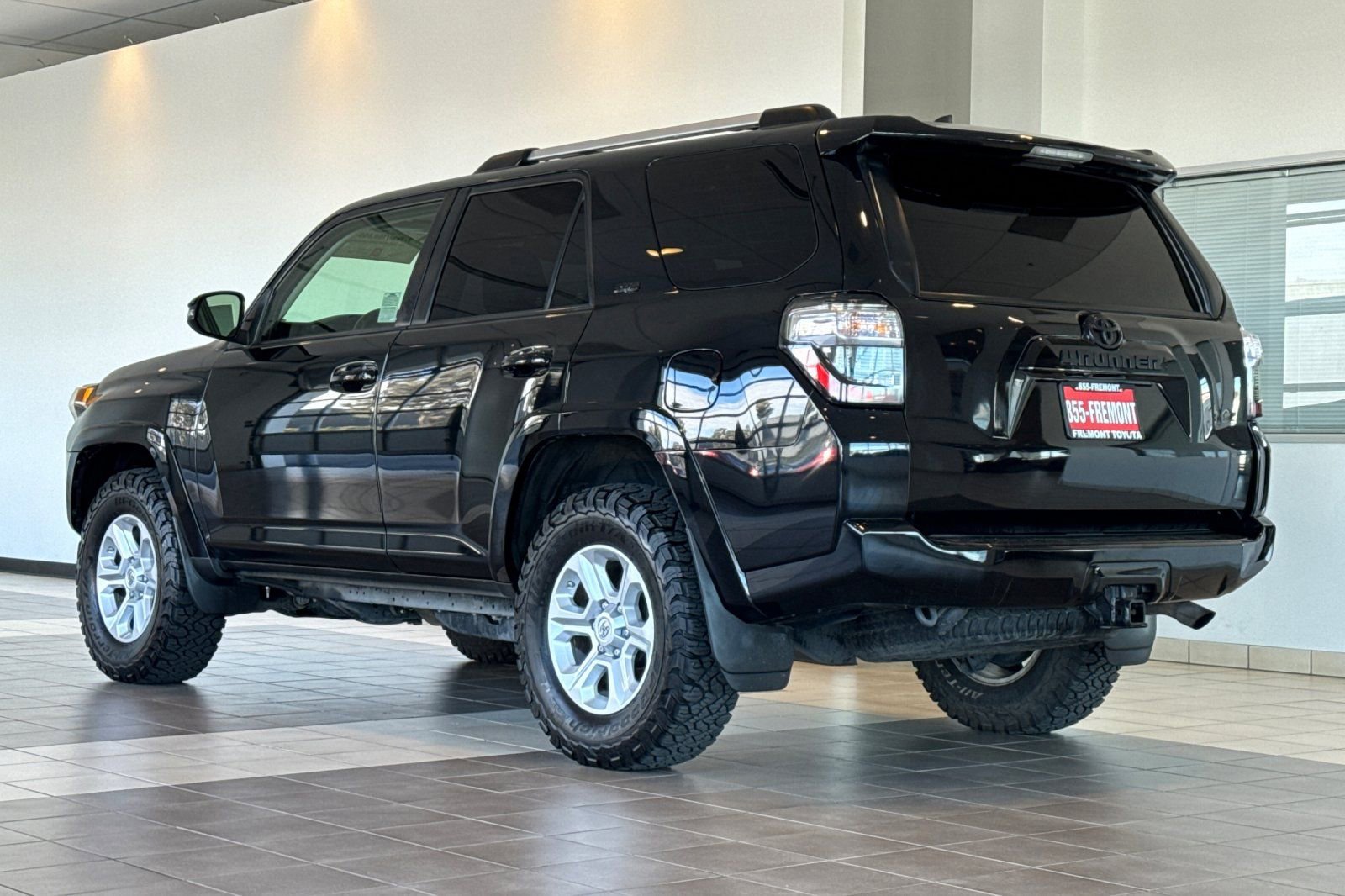Certified 2021 Toyota 4Runner SR5 Premium w/ Moonroof Package AWD/4WD image 6