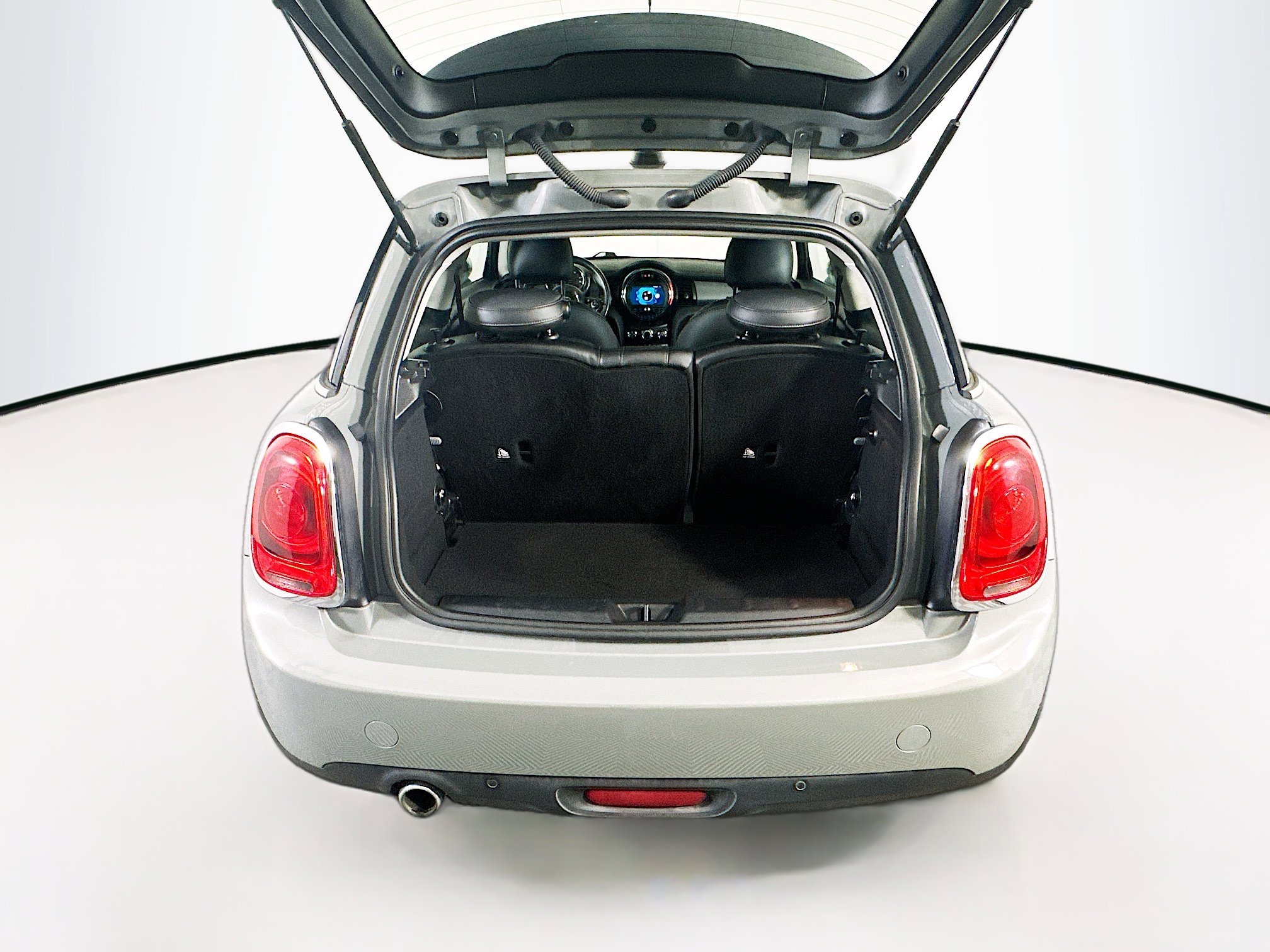 Used 2021 MINI Cooper 2-Door Hardtop w/ Storage Package image 26