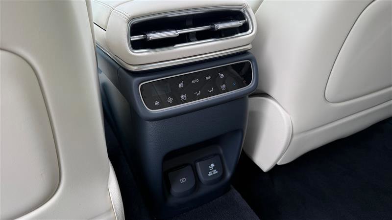 Used 2025 Genesis GV80 3.5T Prestige image 23