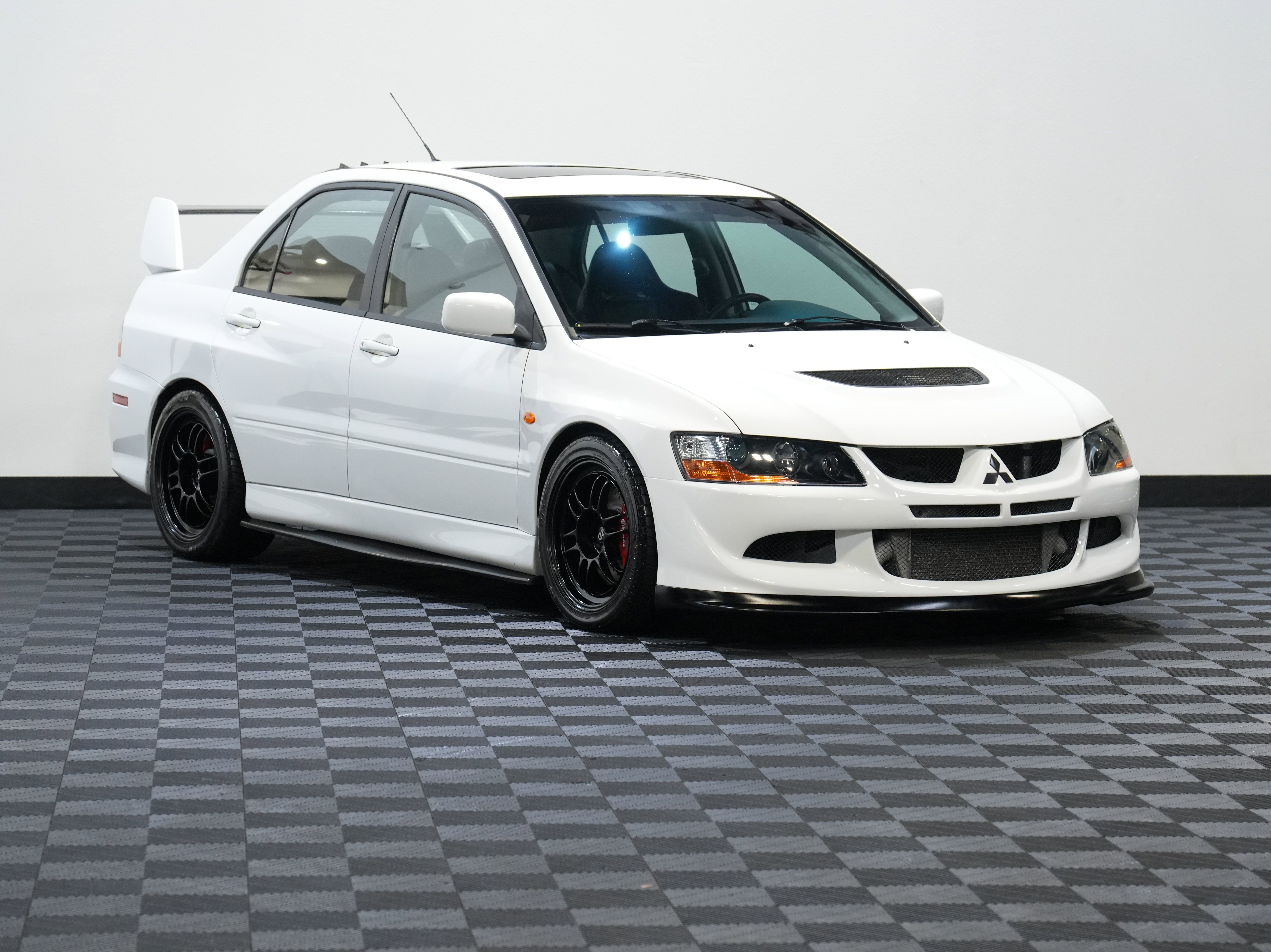 Used 2005 Mitsubishi Lancer Evolution image 5