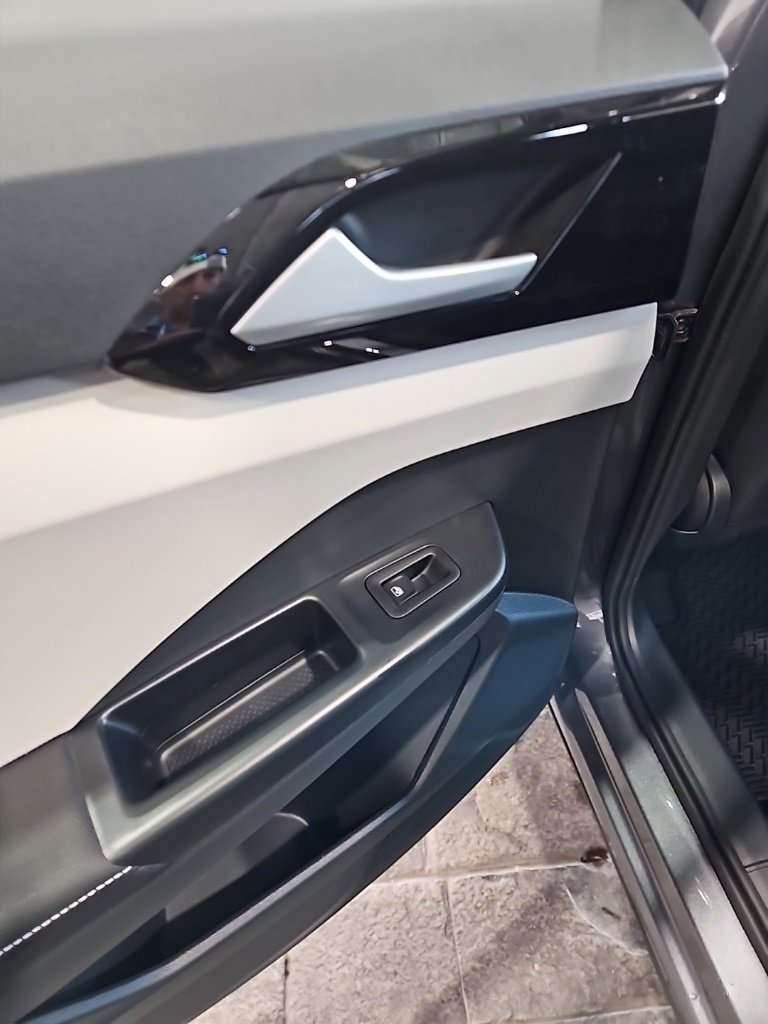 New 2026 Volkswagen Taos S image 21