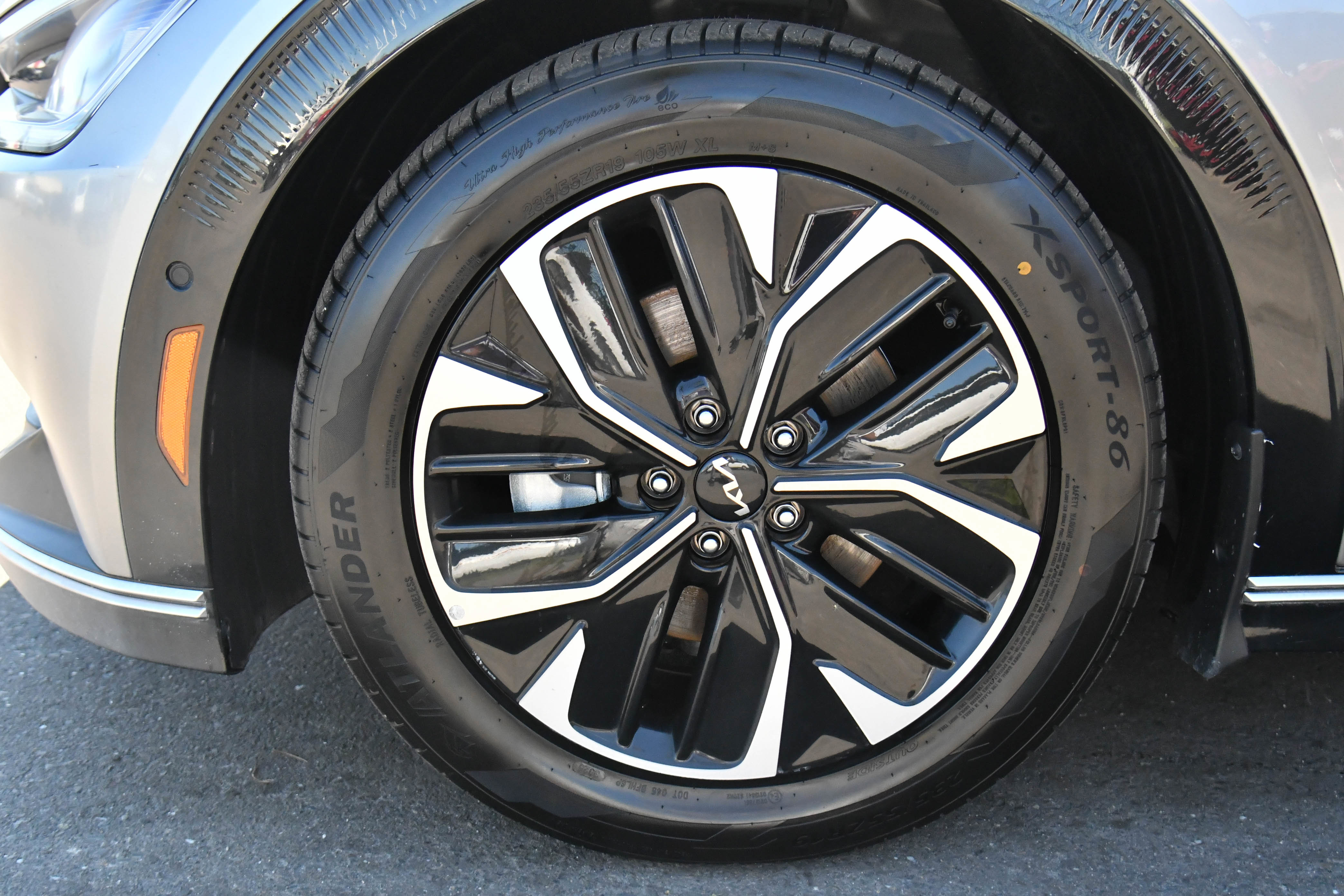 Used 2023 Kia EV6 Wind w/ Wind Technology Package image 12