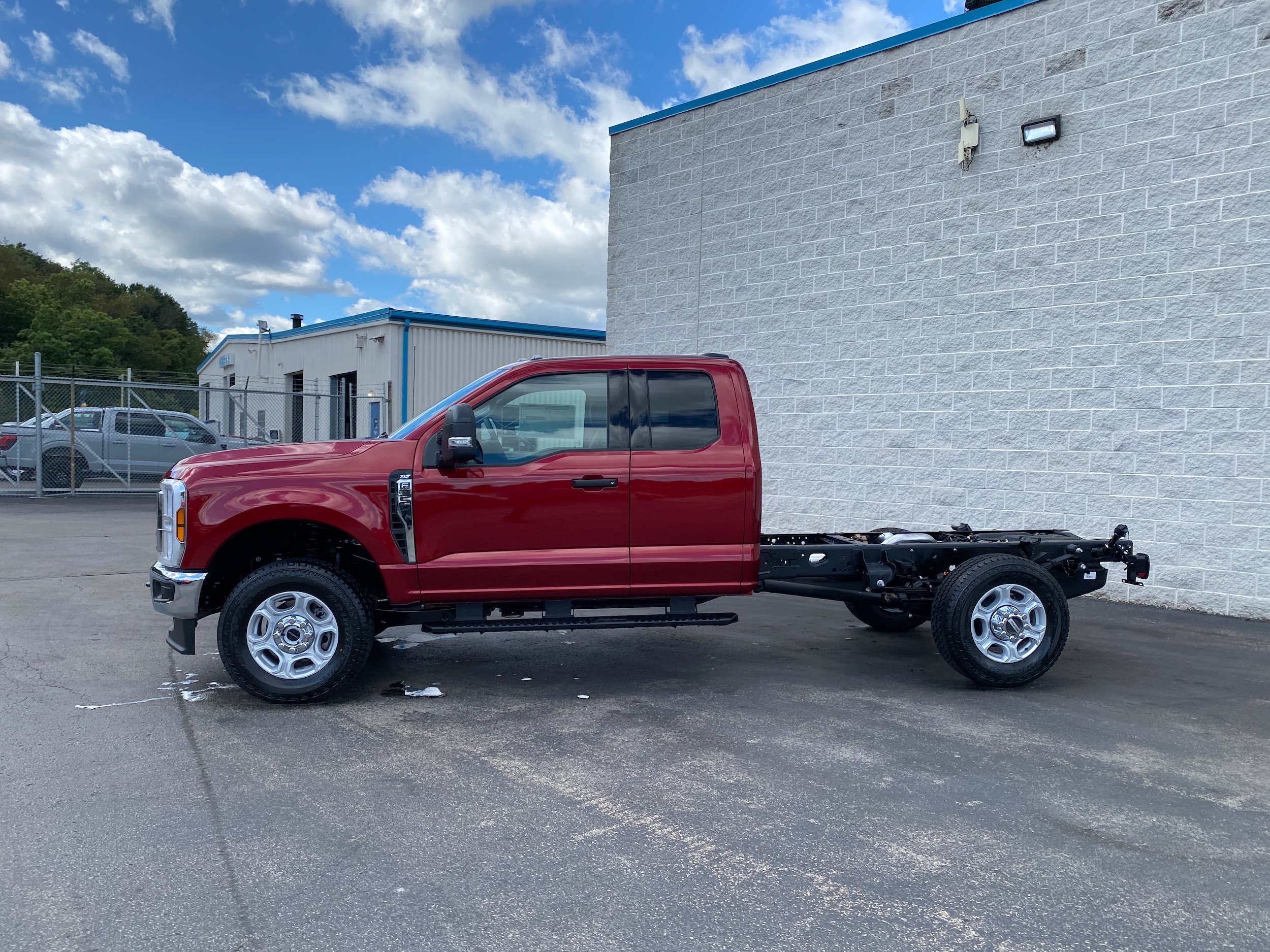 New 2026 Ford F350 XLT w/ XLT Value Package AWD/4WD image 5