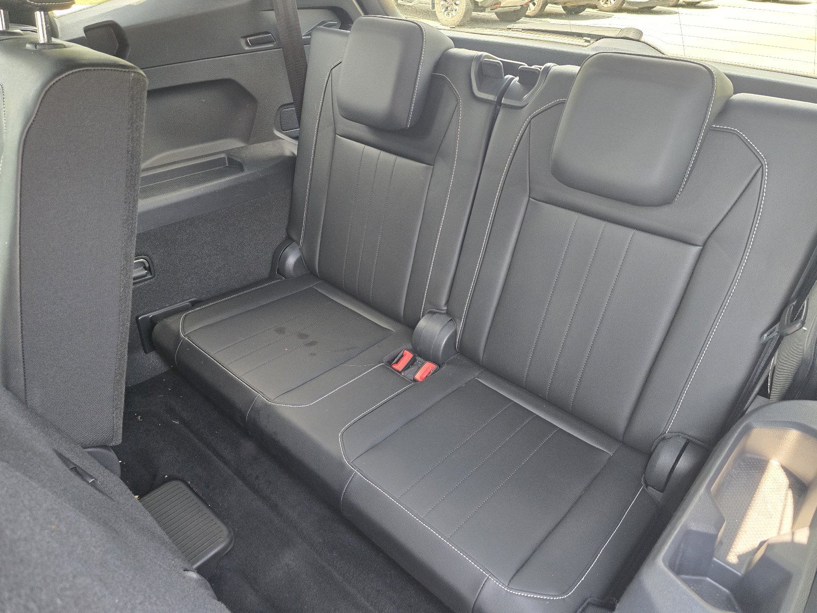 Used 2023 Volkswagen Tiguan SE R-Line FWD image 11