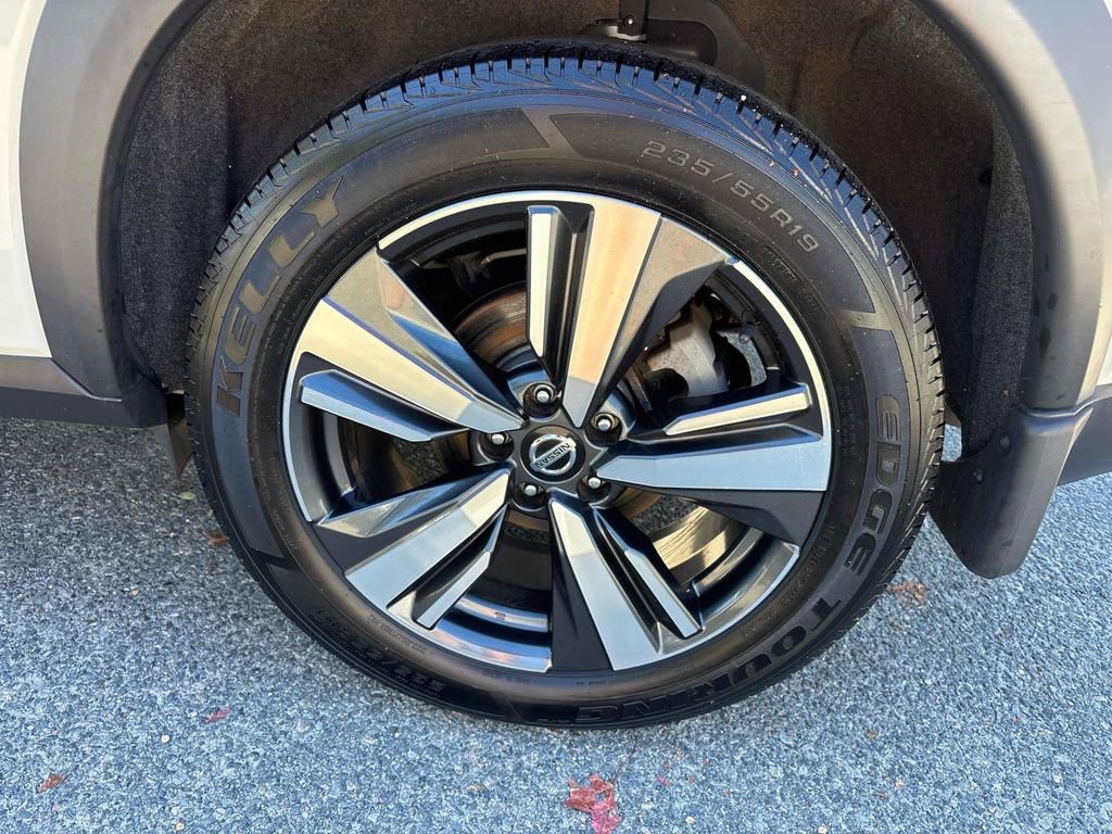 Used 2021 Nissan Rogue SL w/ Premium Package image 9