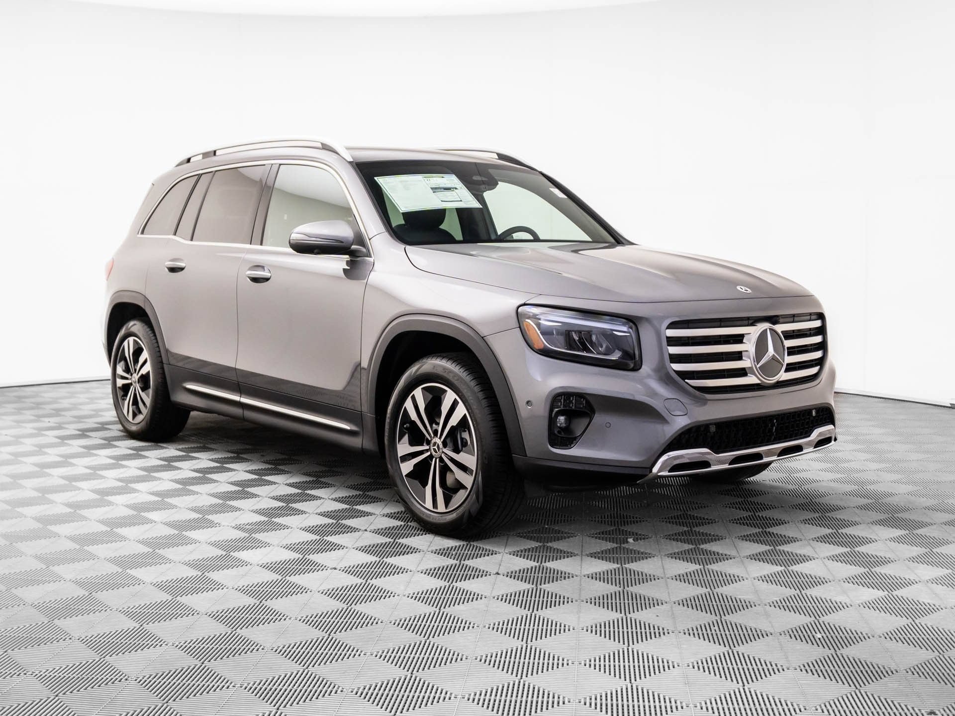 New 2026 Mercedes-Benz GLB 250 4MATIC image 7