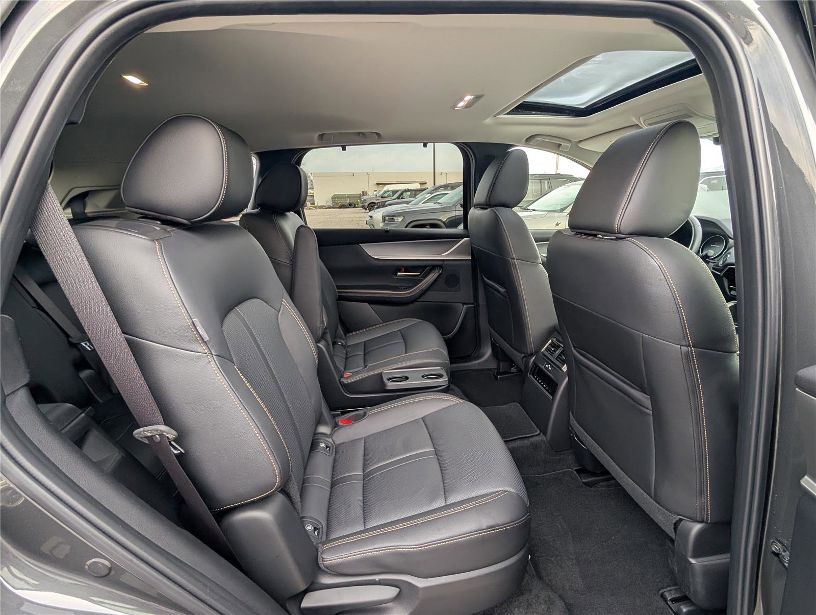 Used 2024 MAZDA CX-90 3.3 Turbo w/ Preferred Plus image 11