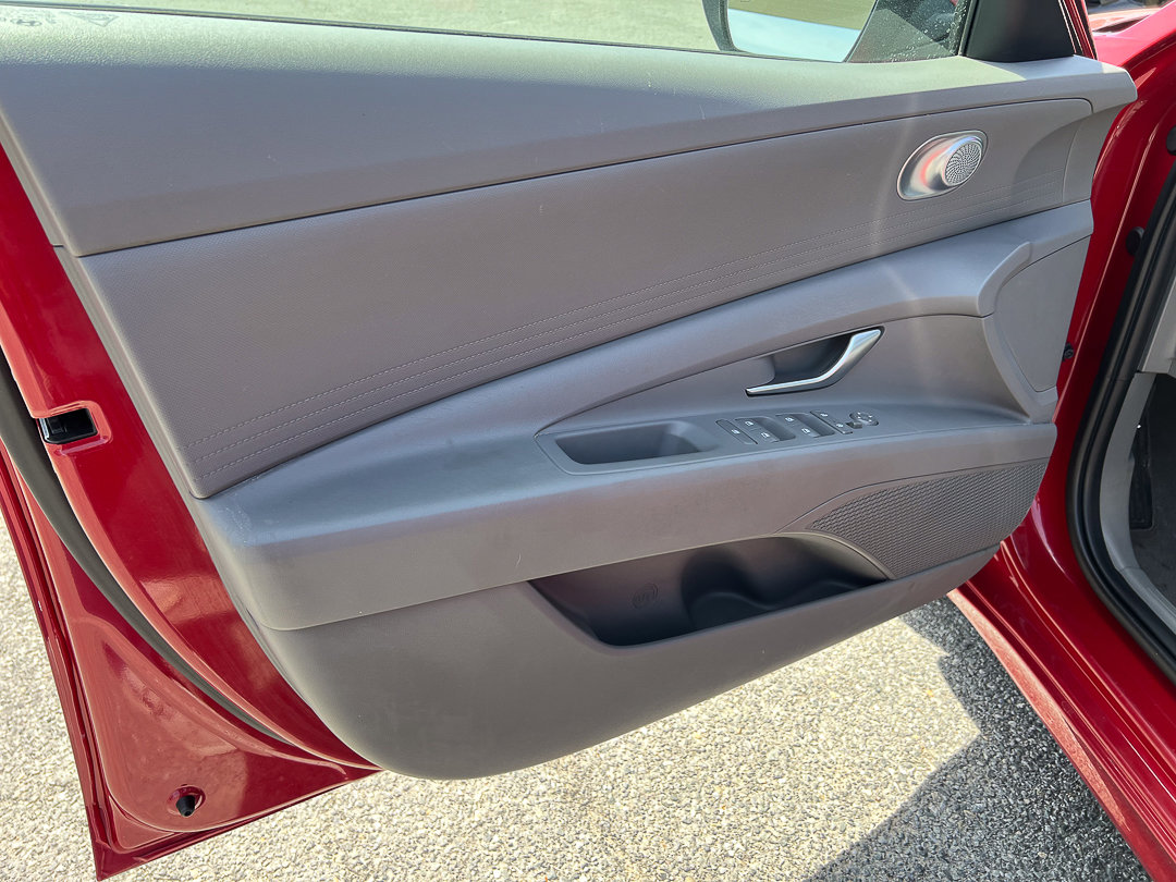 Used 2022 Hyundai Elantra SEL w/ Cargo Package FWD image 11