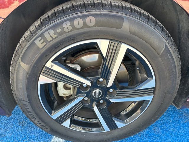 Used 2024 Nissan Sentra SV FWD image 10
