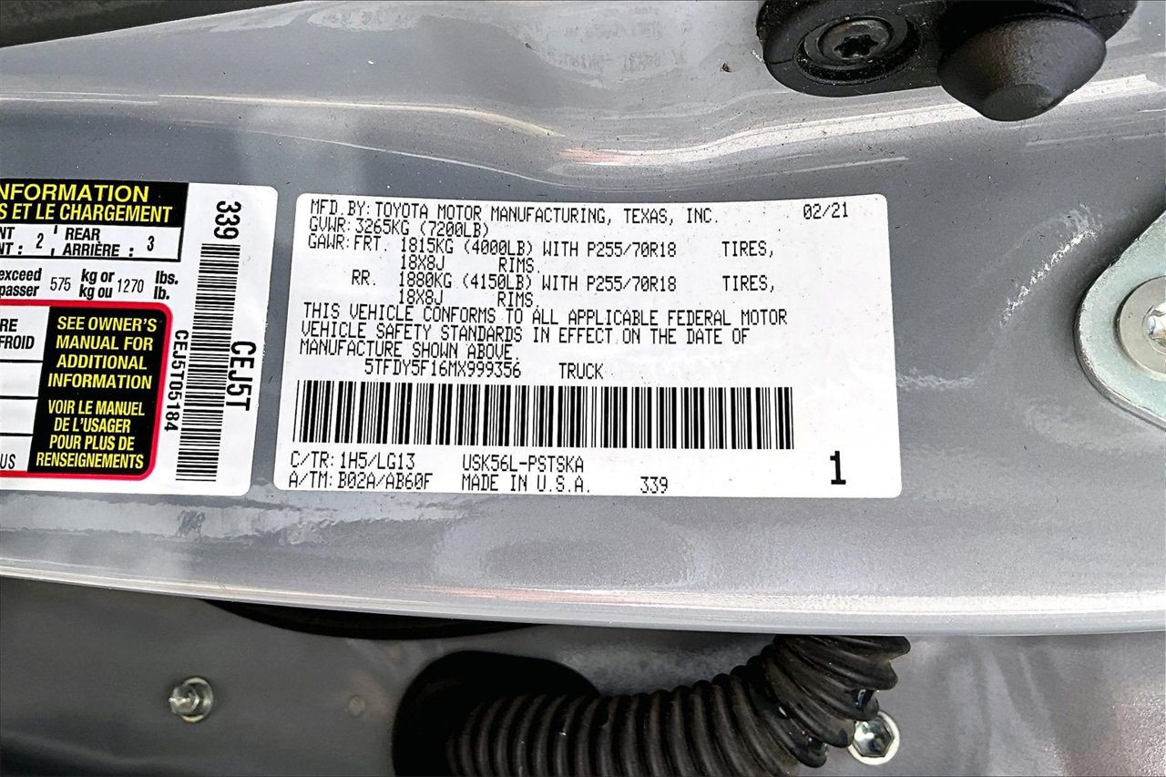 Used 2021 Toyota Tundra SR5 w/ SR5 Leather Package image 16