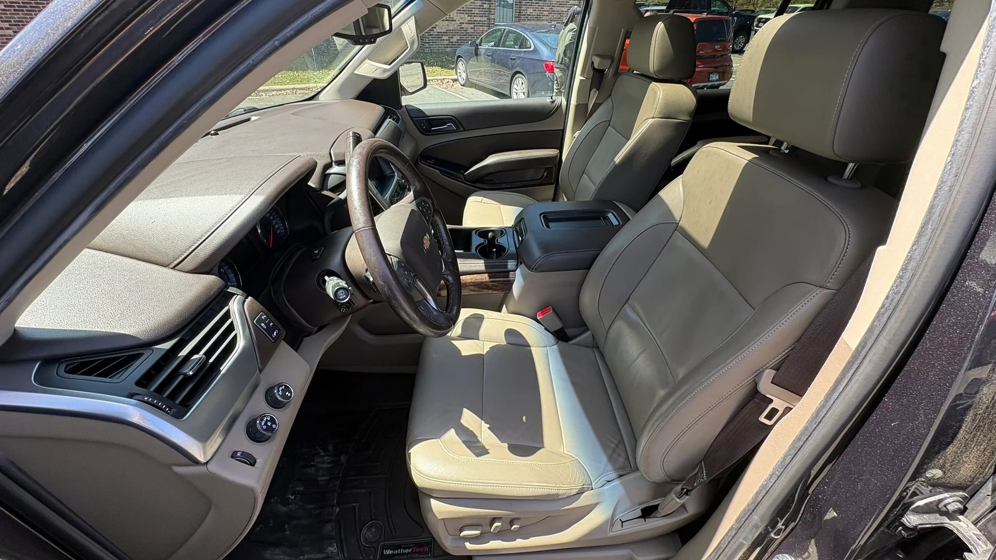 Used 2018 Chevrolet Suburban LT w/ LT Signature Package AWD/4WD image 21