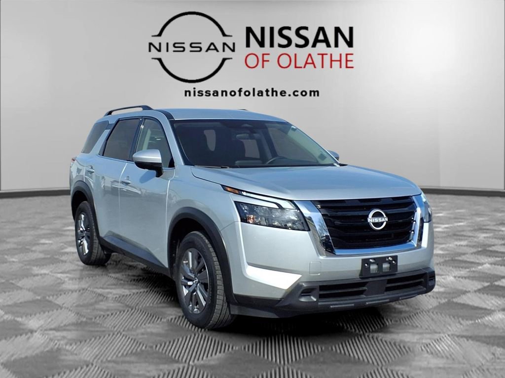 Certified 2025 Nissan Pathfinder SV image 33