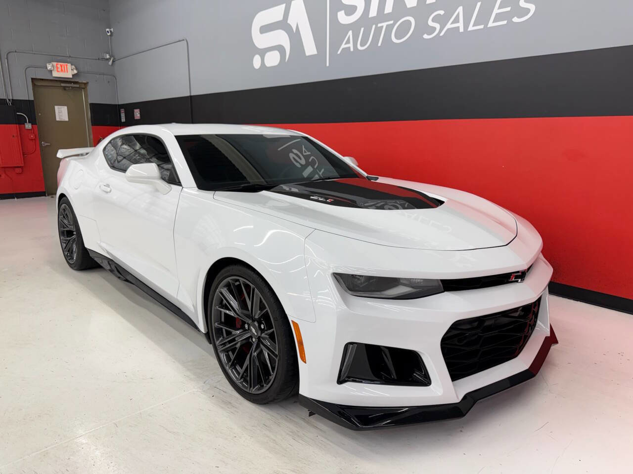 Used 2017 Chevrolet Camaro ZL1 image 36