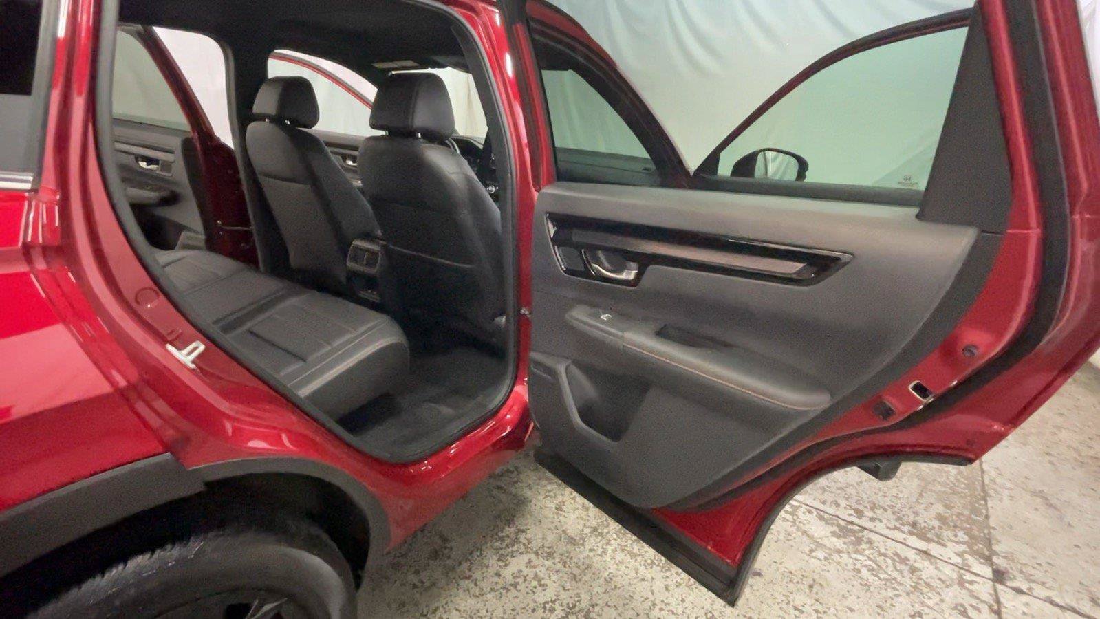 Used 2025 Honda CR-V Sport Touring image 22