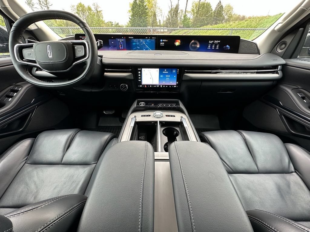 New 2025 Lincoln Navigator Reserve AWD/4WD image 21