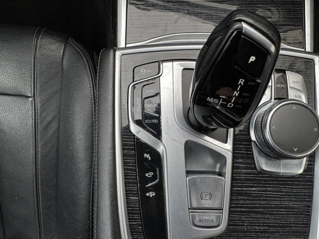 Used 2017 BMW 740i RWD image 21