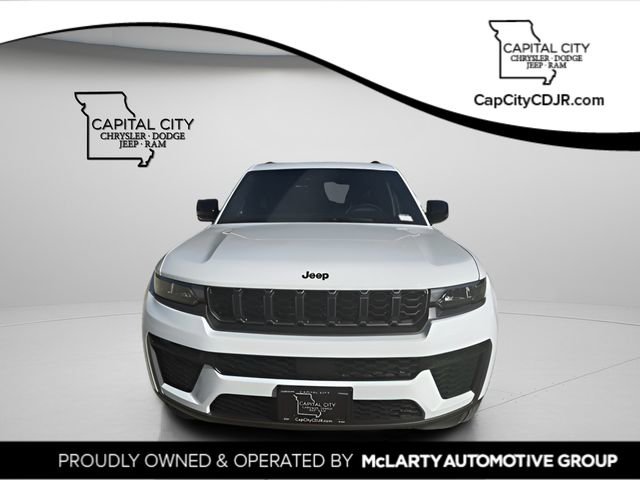 New 2026 Jeep Grand Cherokee Altitude image 1