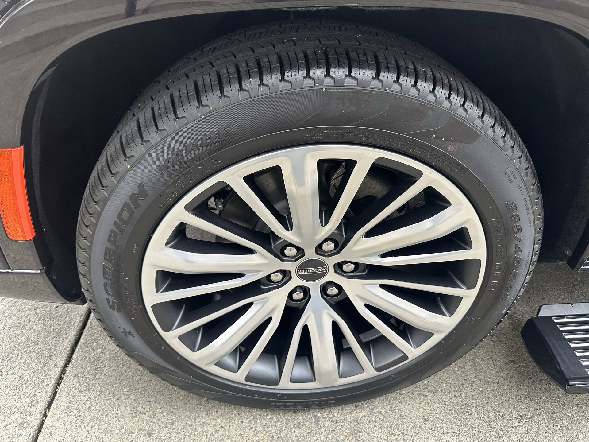 Used 2023 Jeep Grand Wagoneer Series III w/ Rear-Seat Entertainment Group image 36