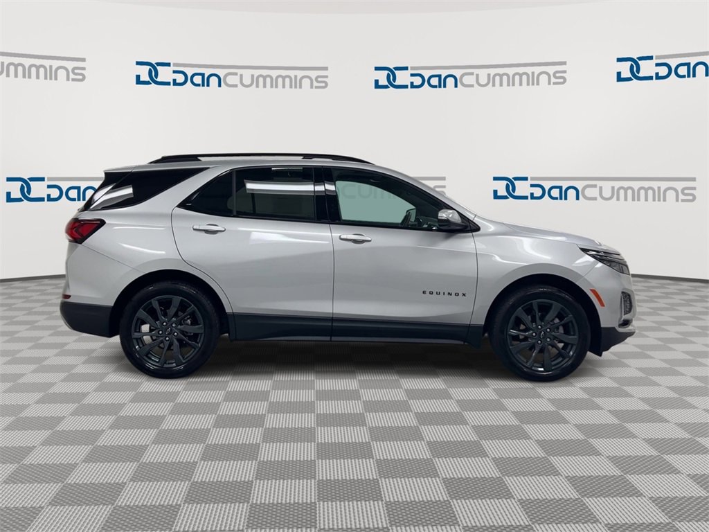 Used 2022 Chevrolet Equinox RS w/ RS Leather Package image 9