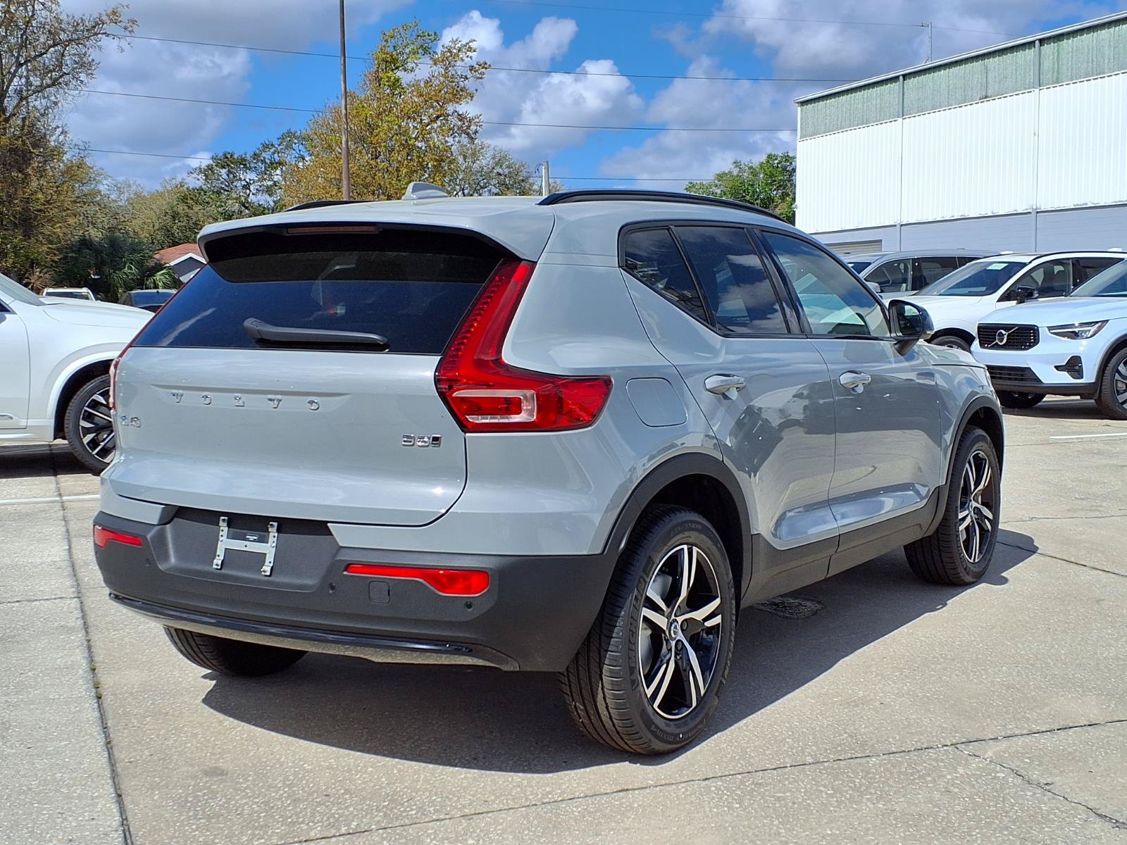 New 2026 Volvo XC40 B5 Core AWD/4WD image 7