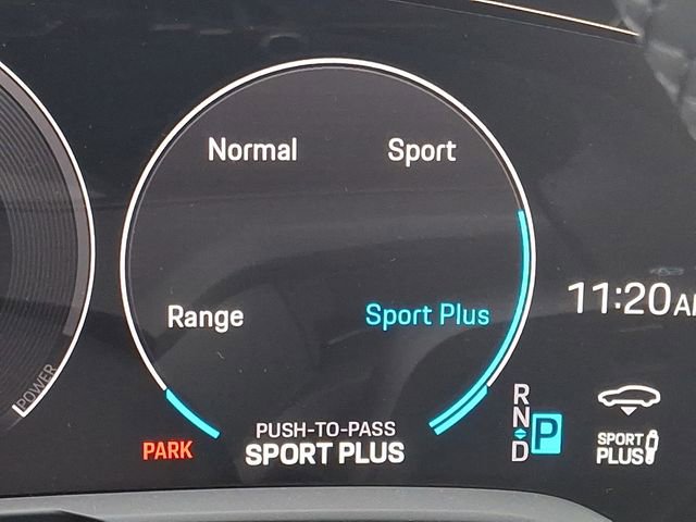 New 2025 Porsche Taycan 4S image 25