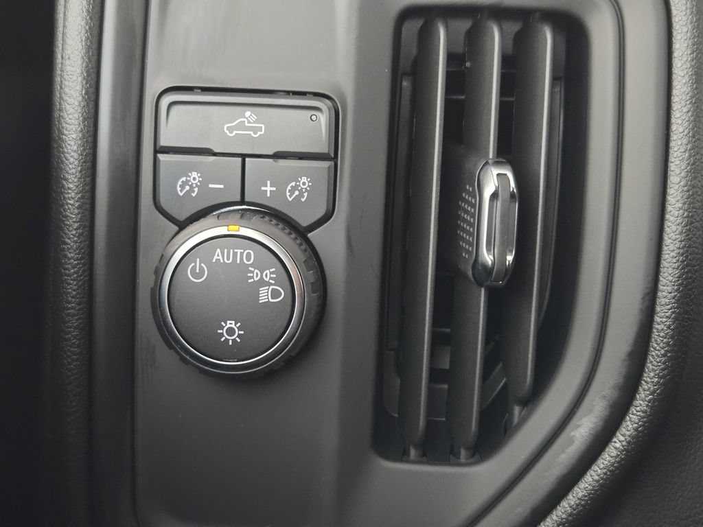 New 2026 Chevrolet Silverado 1500 Custom w/ LPO, Dark Essentials Package RWD image 23