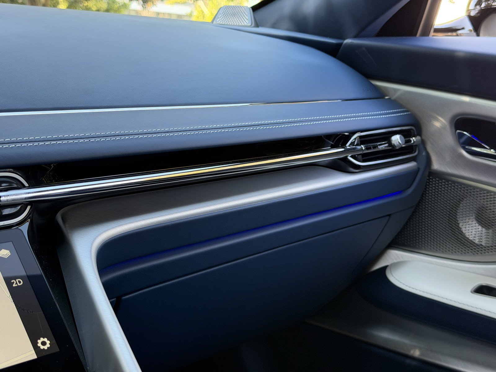 New 2026 Aston Martin DB12 Convertible RWD image 34