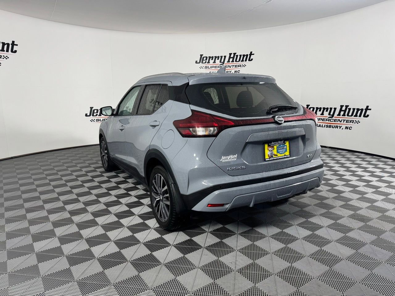 Used 2021 Nissan Kicks SV image 9