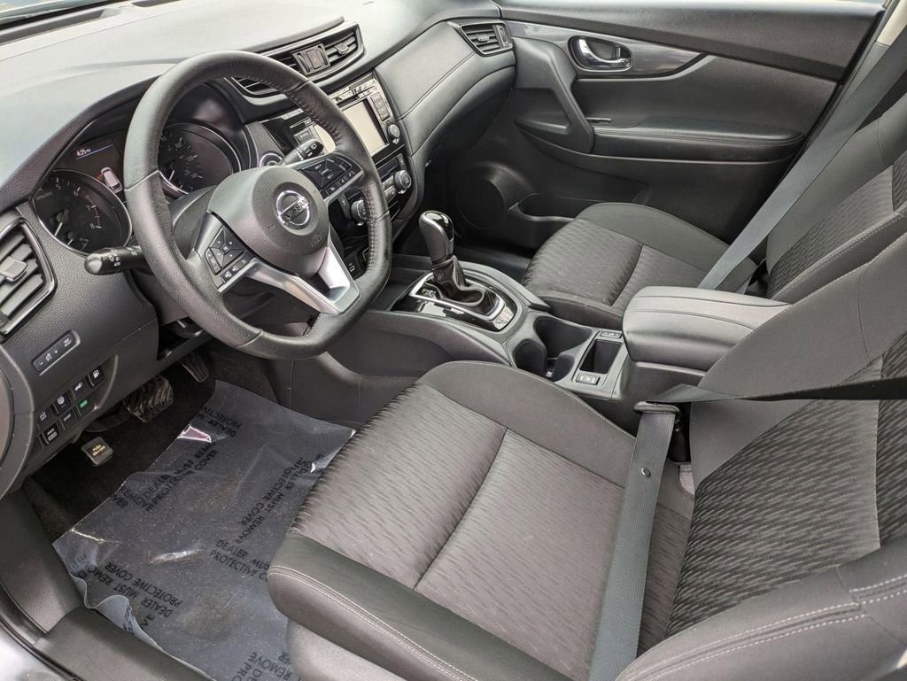 Used 2019 Nissan Rogue SV image 11