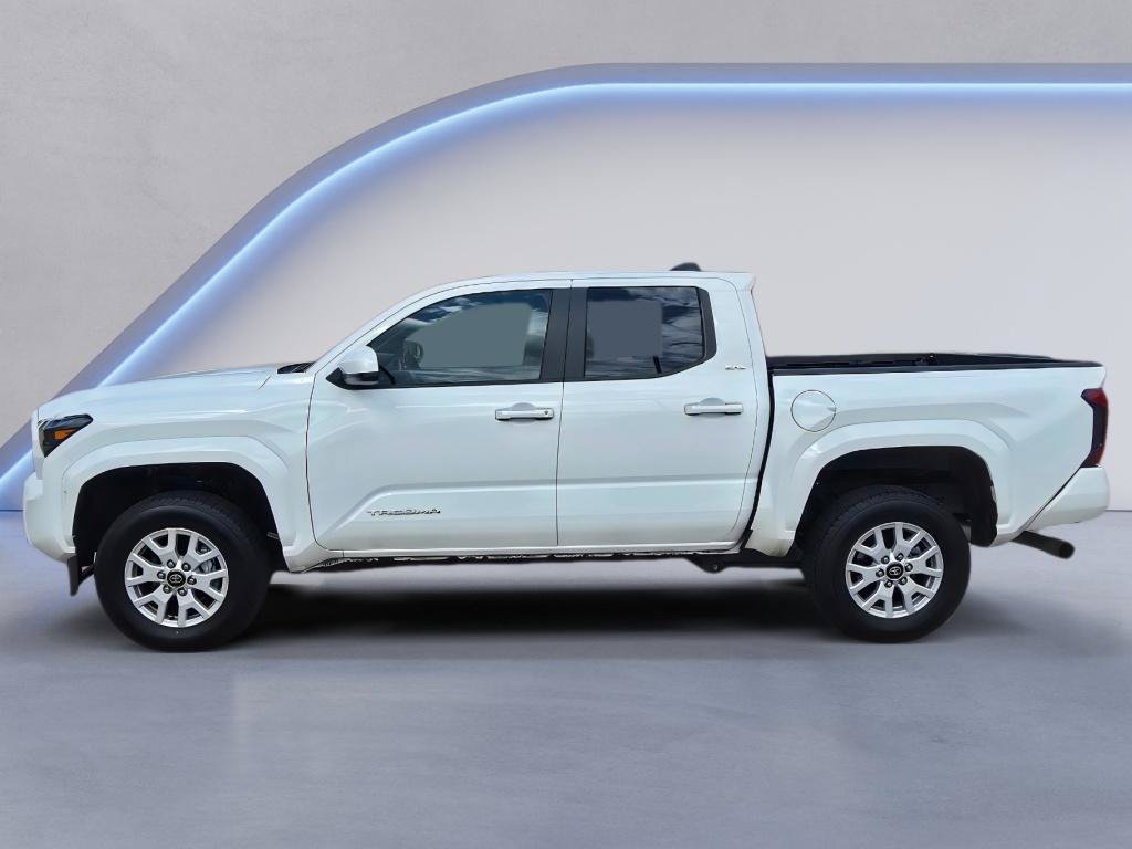 Used 2025 Toyota Tacoma SR5 AWD/4WD image 2