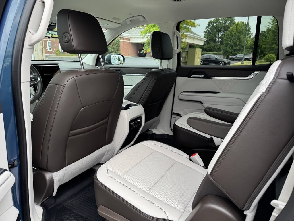 Certified 2026 GMC Acadia Denali w/ Super Cruise Package AWD/4WD image 18