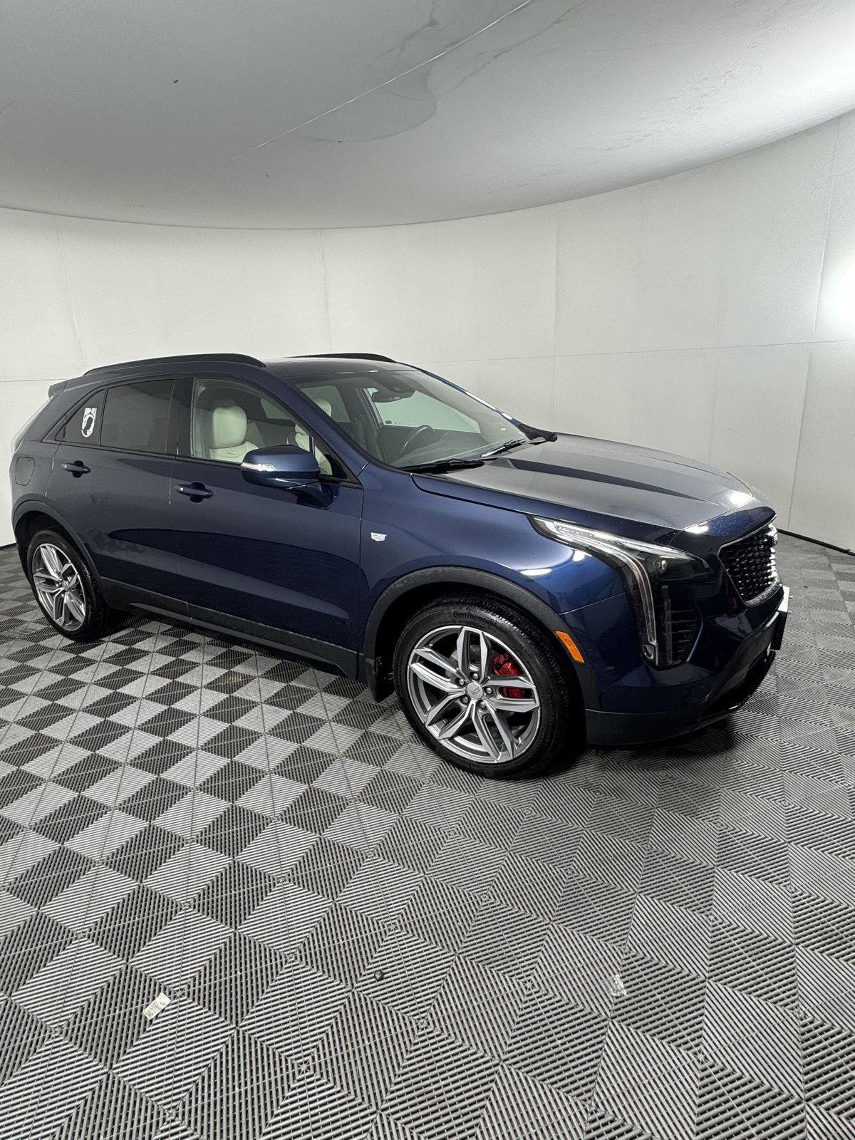 Used 2021 Cadillac XT4 Sport AWD/4WD image 5